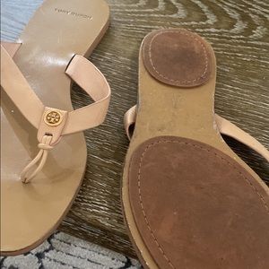 Tory Burch nude flip flops